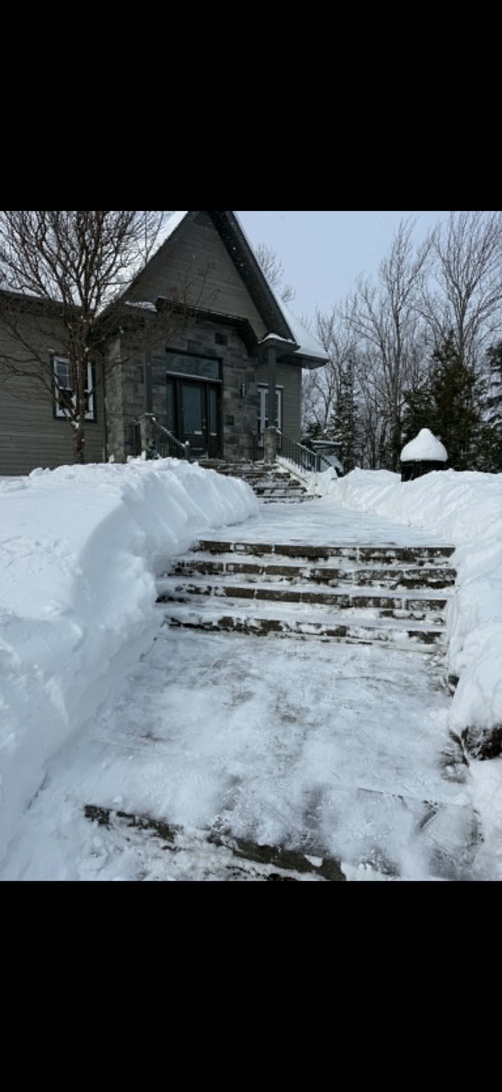 Déneigement résidentiel — réalisation Lave-O-Plus